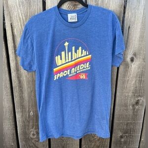 Women's Space Needle T-Shirt Blue Logo Solid L Crew Seattle Cut Sleeve Tourism